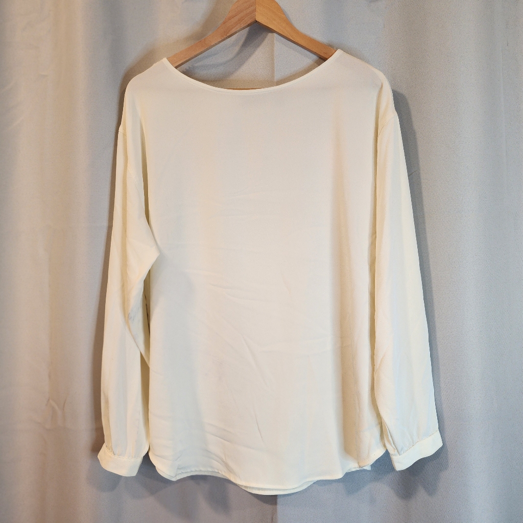 Liz Claiborne Ivory Cream Crew Neck Long Cuffed Sleeve Pullover Blouse Womens 12